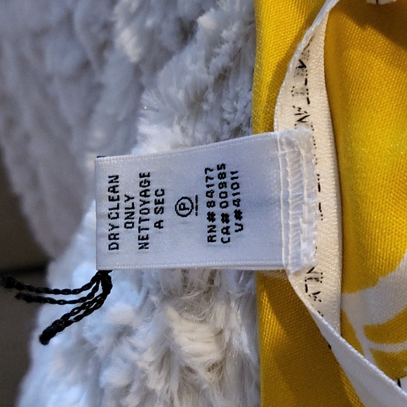 Diane Von Furstenberg "Sabine." - Picture 8 of 8